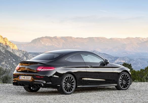 Mercedes привезет в РФ обновленное купе C-Class и снимет с продаж кабриолет и универсал