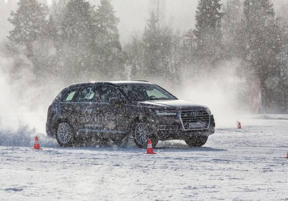 Audi Winter Experience 2018: по льду со скоростью за 100 км/ч или учимся ездить на «боевом» шипе