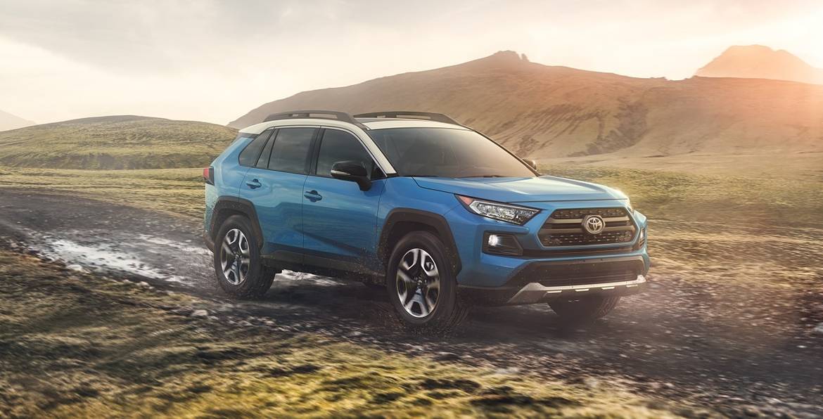 Нью-Йорк 2018: Toyota полностью рассекретила новый RAV4