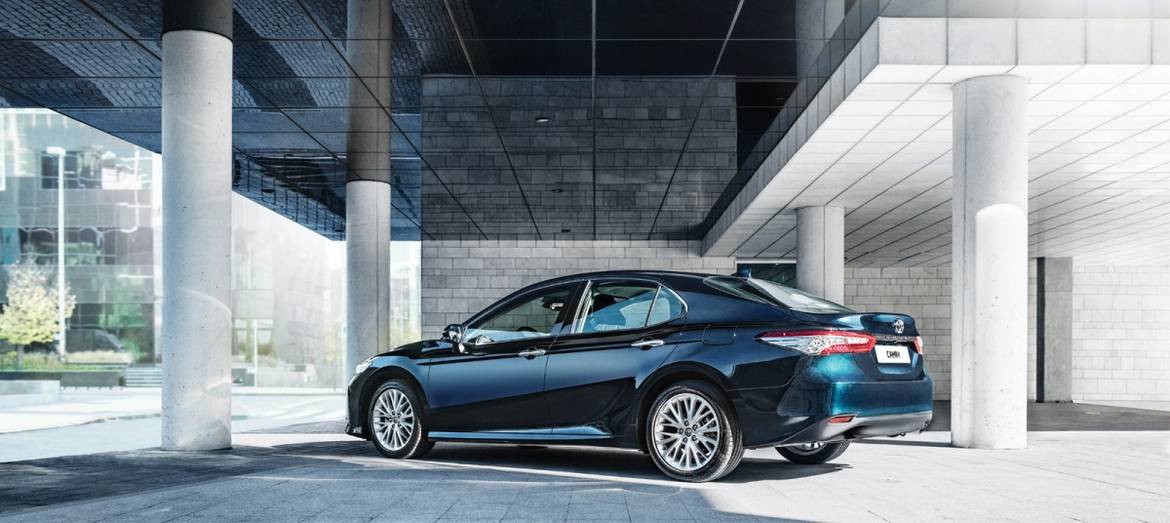 Новая Toyota Camry получила рублевый ценник