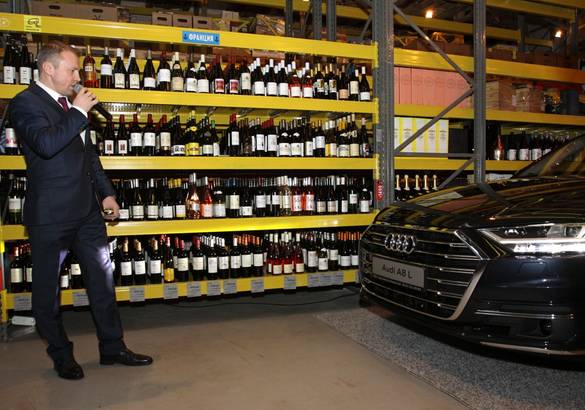 Новый Audi A8 «доехал» до Петербурга