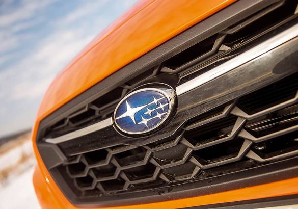 Тест-драйв Subaru XV против Volvo V40 Cross Country: кто они - вседорожники или спортхэтчи?
