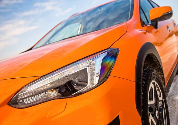 Тест-драйв Subaru XV против Volvo V40 Cross Country: кто они - вседорожники или спортхэтчи?