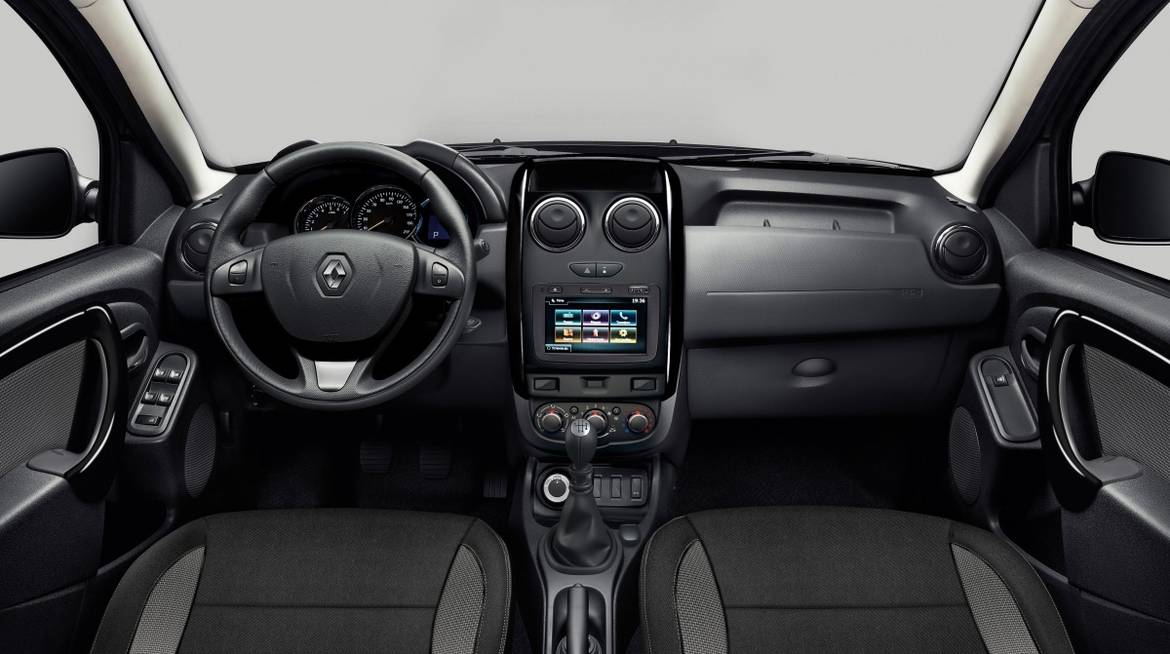 Renault Duster получил обновленную спецверсию Dakar