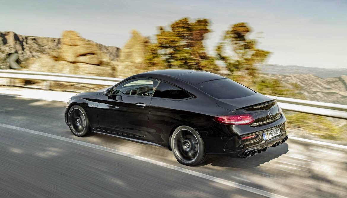 Mercedes оценил в рублях обновленный C-Class