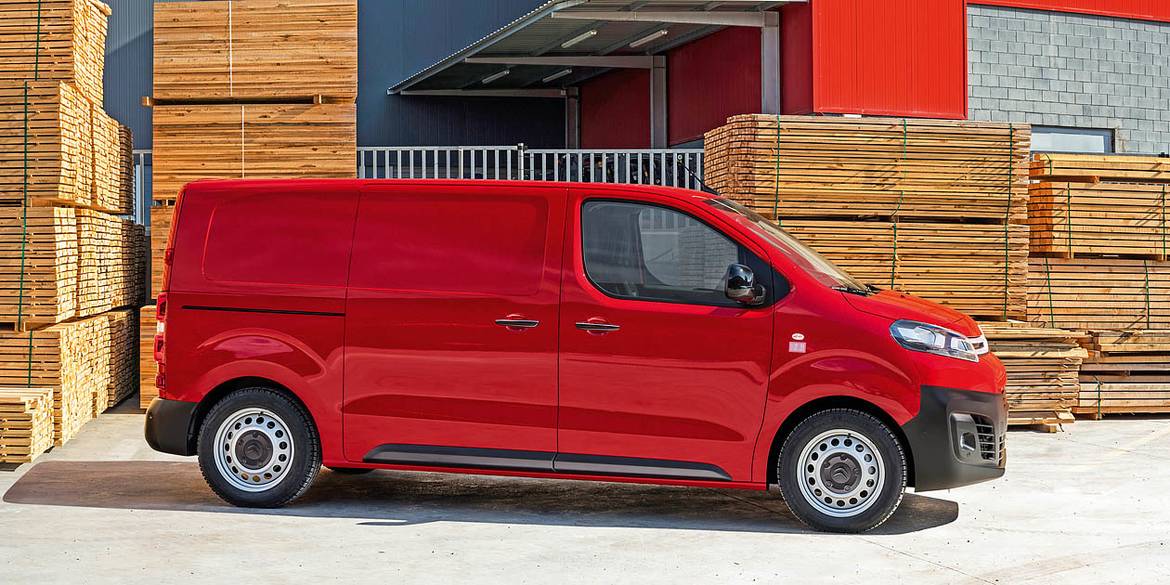 «Коммерческие модели — это основа нашей стратегии»: глава Peugeot Citroen и DS в России Александр Мигаль о ситуации на рынке