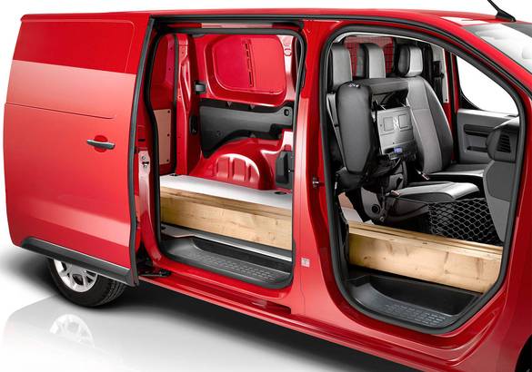 «Коммерческие модели — это основа нашей стратегии»: глава Peugeot Citroen и DS в России Александр Мигаль о ситуации на рынке