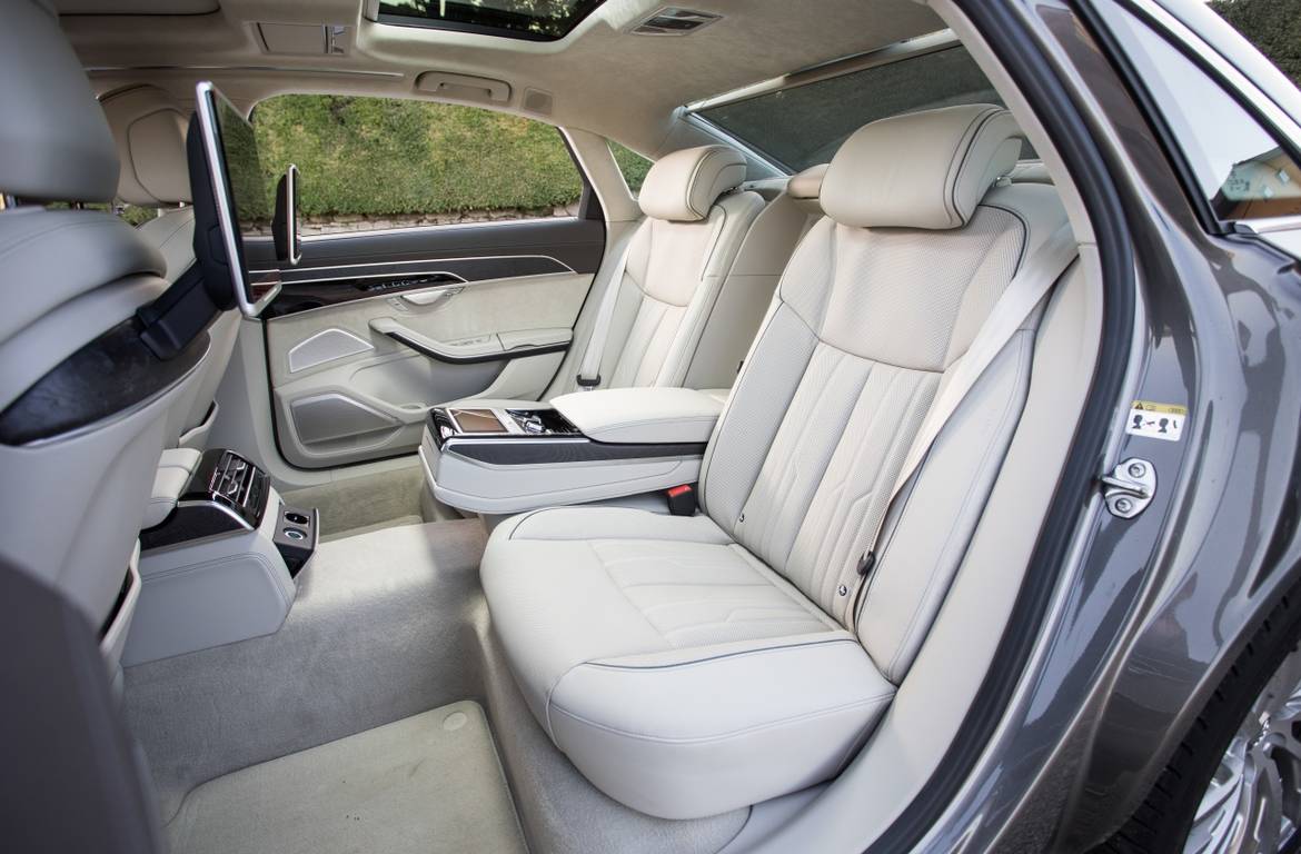 Встречаем новую Audi A8: премьерный тест немецкого флагмана