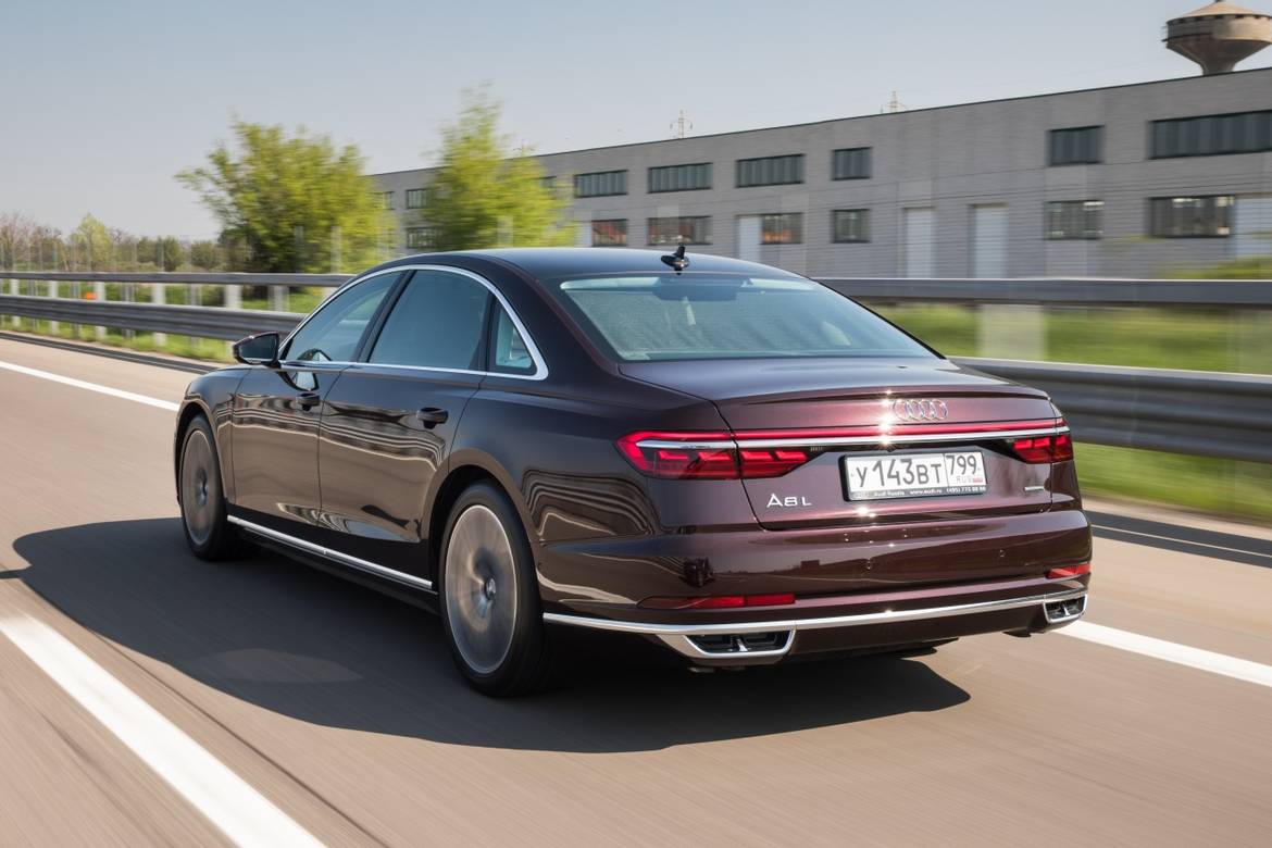 Встречаем новую Audi A8: премьерный тест немецкого флагмана