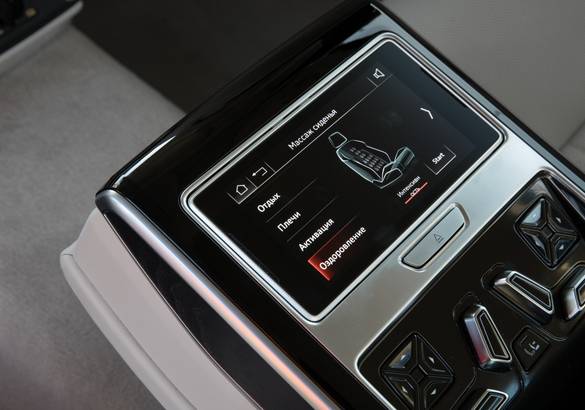 Встречаем новую Audi A8: премьерный тест немецкого флагмана