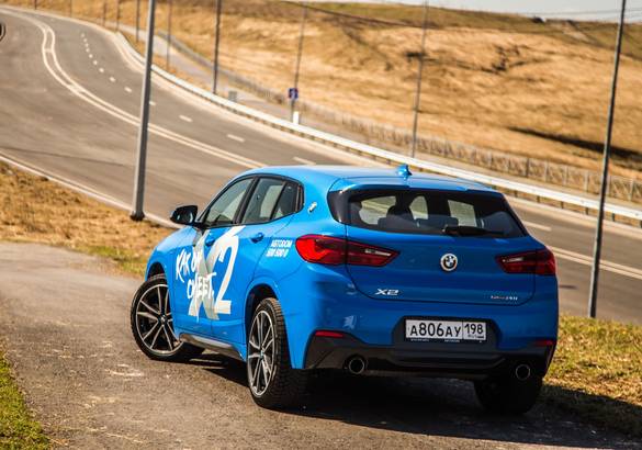 Тест-драйв BMW X2 и Jaguar E-Pace: подрастающее поколение