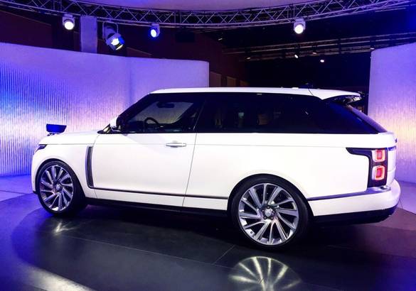 В Петербурге показали Range Rover SV Coupe
