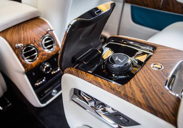 Rolls-Royce Cullinan представлен в России