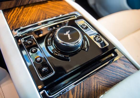Rolls-Royce Cullinan представлен в России