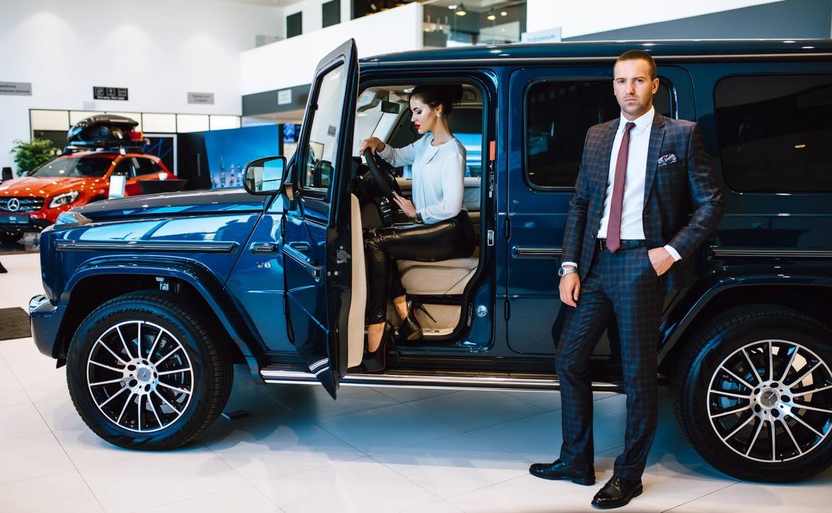 Новый Mercedes-Benz G-Class доехал до Петербурга
