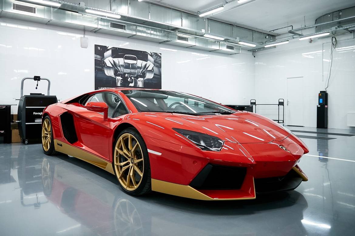 Lamborghini продолжает открывать автосалоны в России
