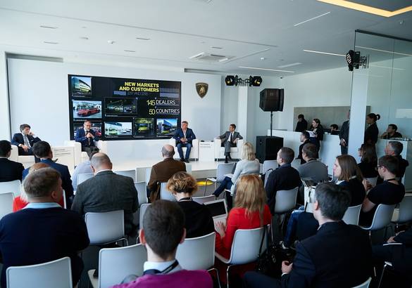 Lamborghini продолжает открывать автосалоны в России