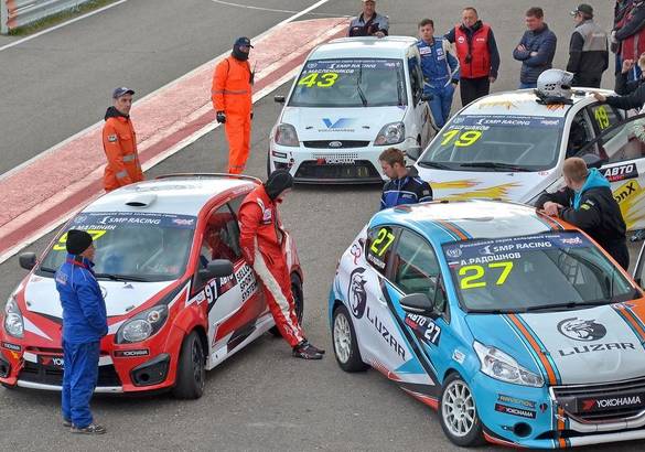 Команда Carville Racing вырывается в лидеры класса после третьего этапа СМП РСКГ