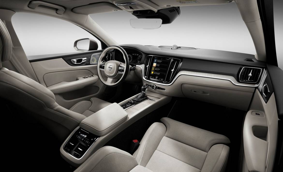 Volvo представила новый S60