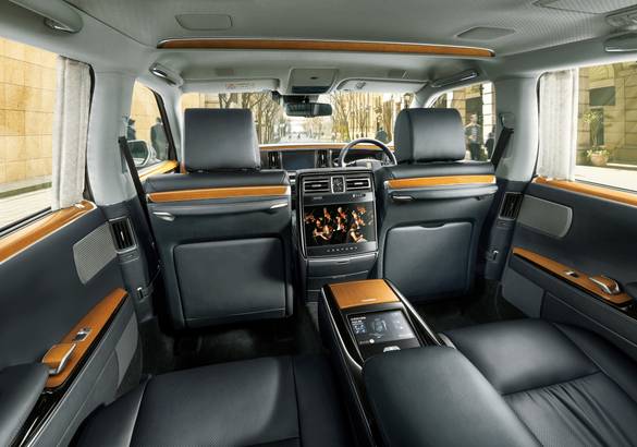Toyota модернизировала представительский седан Century
