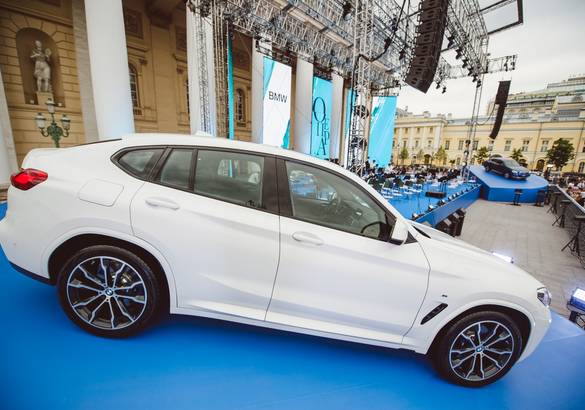 Новый BMW X4 доехал до России