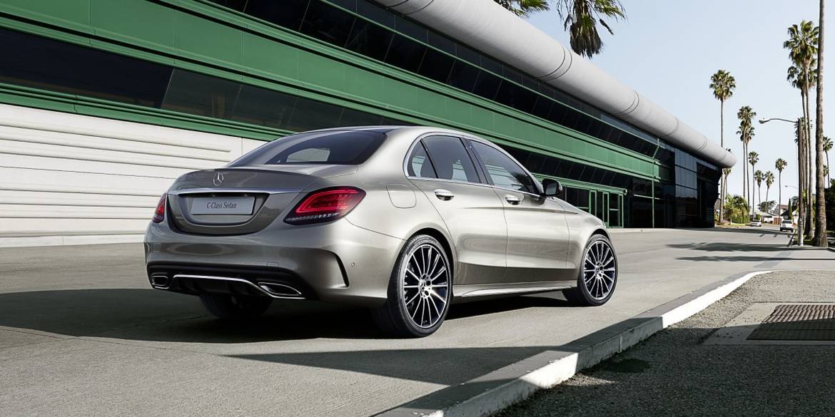 Mercedes начал принимать заказы на новые версии C-Class