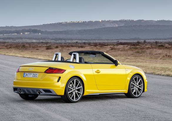 Audi рассекретила обновленные купе и родстер TT