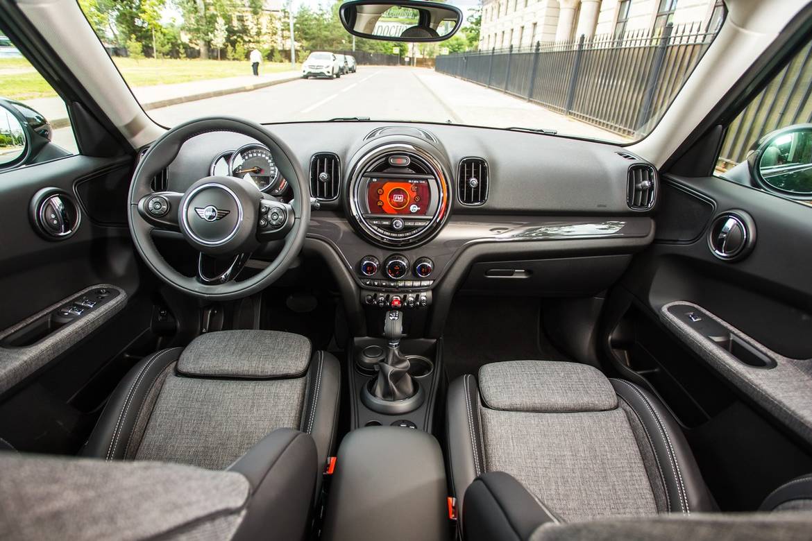 Тест-драйв Peugeot 3008 против Mini Cooper Countryman: мир спасает красота