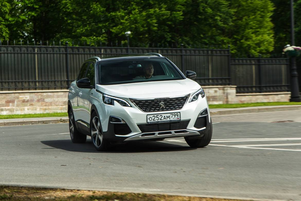 Тест-драйв Peugeot 3008 против Mini Cooper Countryman: мир спасает красота