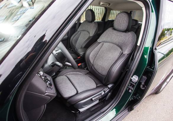 Тест-драйв Peugeot 3008 против Mini Cooper Countryman: мир спасает красота