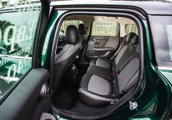 Тест-драйв Peugeot 3008 против Mini Cooper Countryman: мир спасает красота