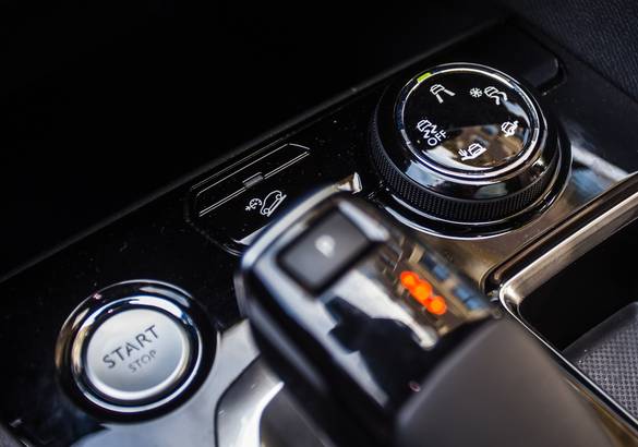 Тест-драйв Peugeot 3008 против Mini Cooper Countryman: мир спасает красота