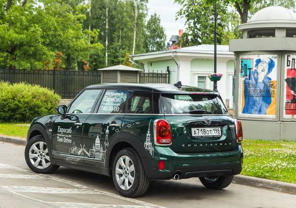Тест-драйв Peugeot 3008 против Mini Cooper Countryman: мир спасает красота