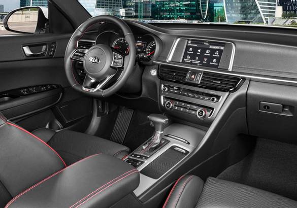 Обновленный седан Kia Optima получил российский ценник