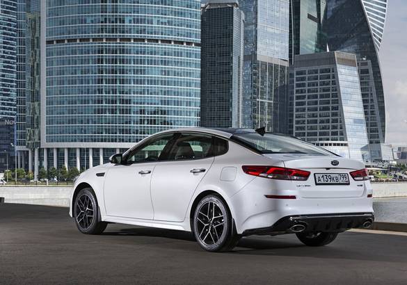 Обновленный седан Kia Optima получил российский ценник