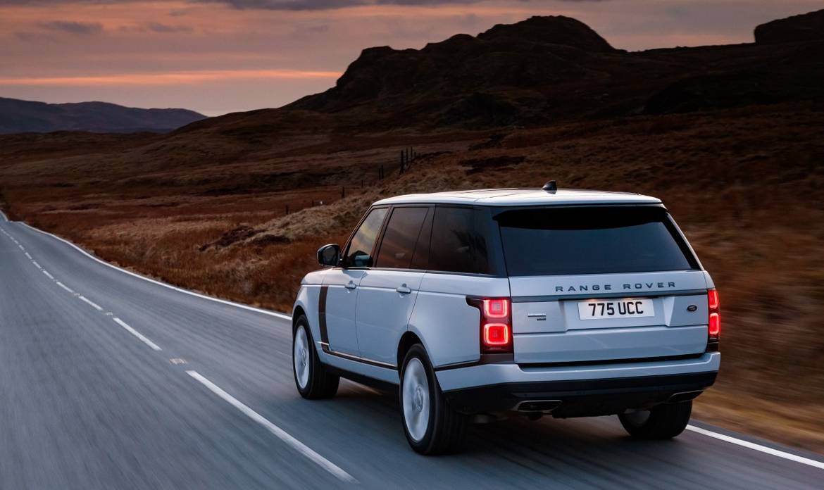 Range Rover обновился к новому модельному году