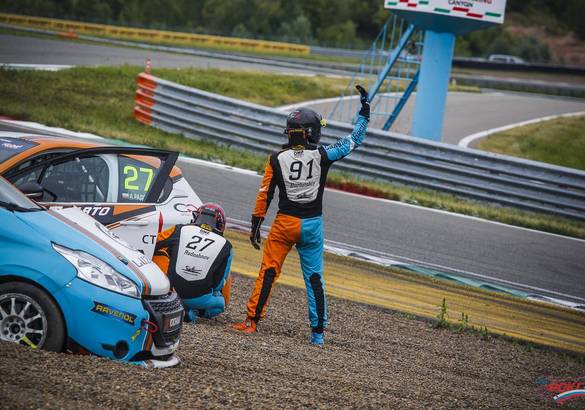 Стали известны причины аварии пилотов Carville Racing на «Казань Ринге»