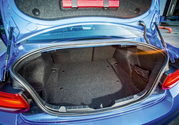 Тест-драйв BMW 220d M Sport: спорткар «по карману»
