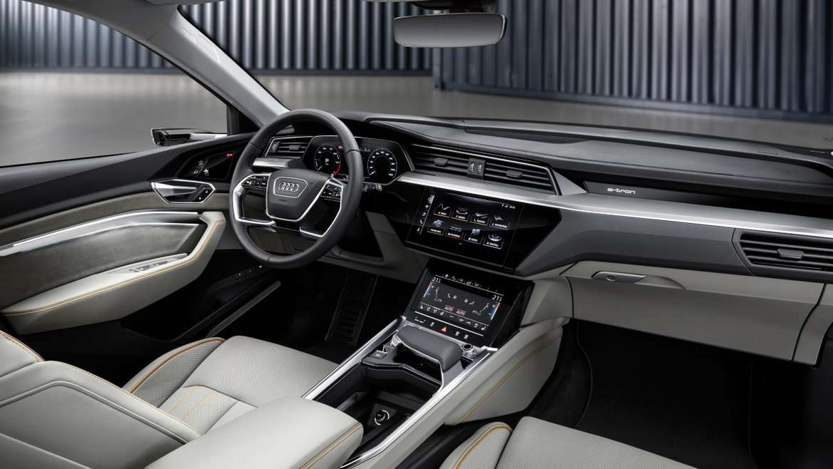 Audi представила свой первый серийный электромобиль