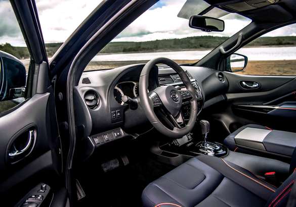 Nissan представил в Ганновере новые спецверсии пикапа Navara