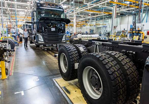 От лесовоза до мусоровоза: изучаем технику Volvo Trucks на заводе в Калуге