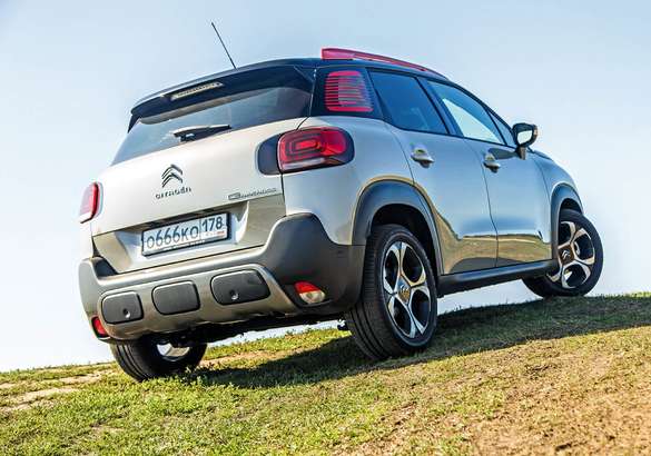 Тест-драйв Ford EcoSport и Citroen C3 Aircross: практичный или прикольный?