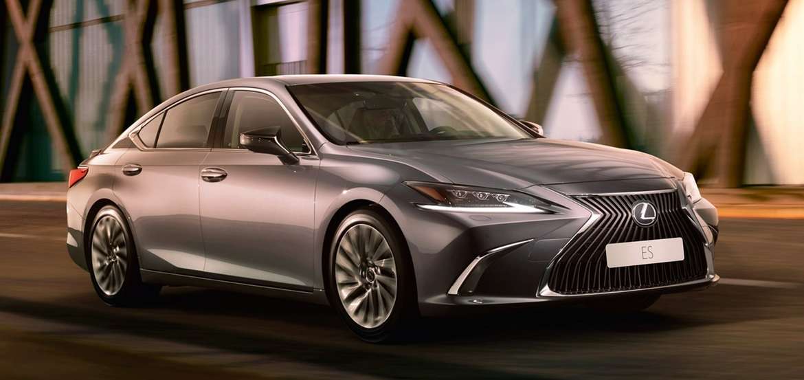 Париж 2018: Lexus показал компактный кроссовер для России