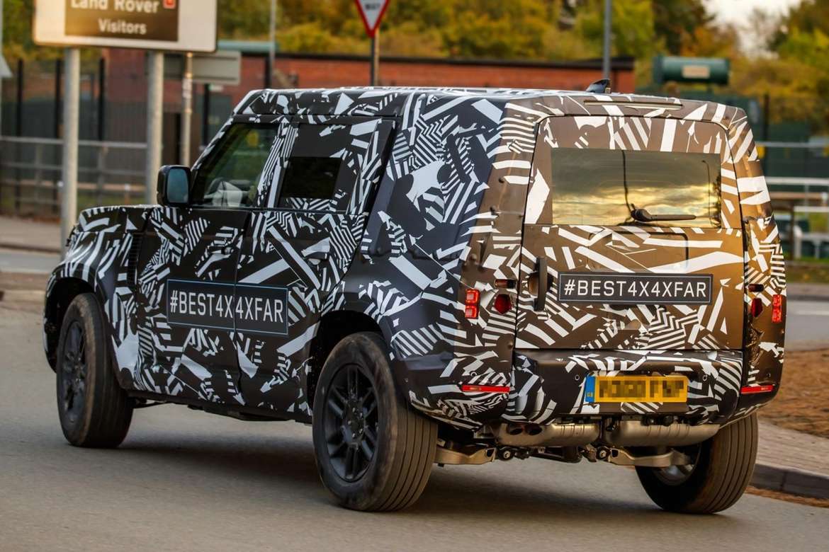 Новый Land Rover Defender попался фотошпионам