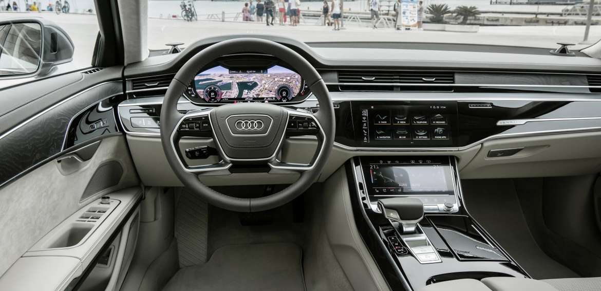 Audi A8 получила новый двигатель в России