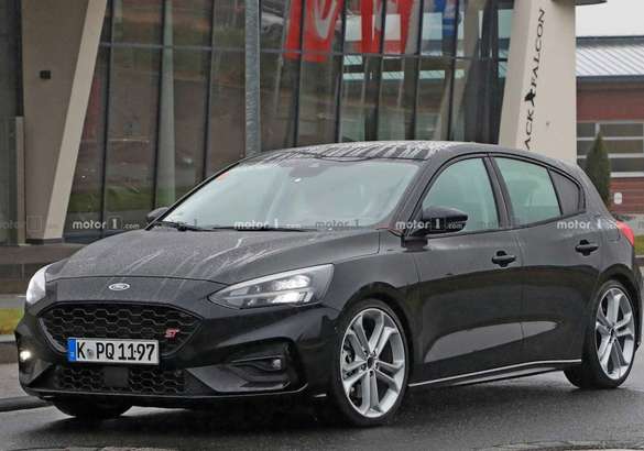 Новый Ford Focus ST сбросил камуфляж