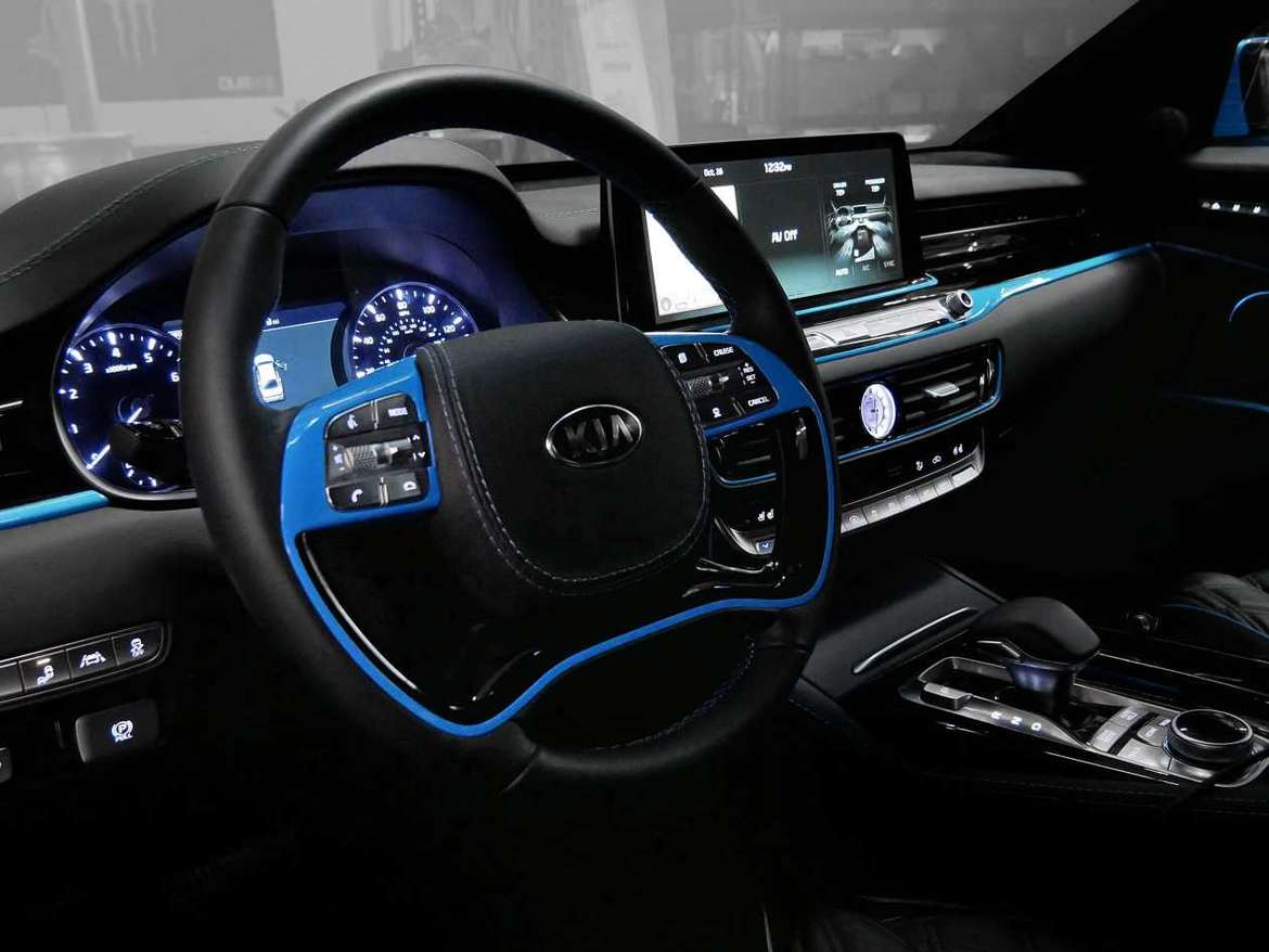 Kia показала уникальные версии Stinger и K900