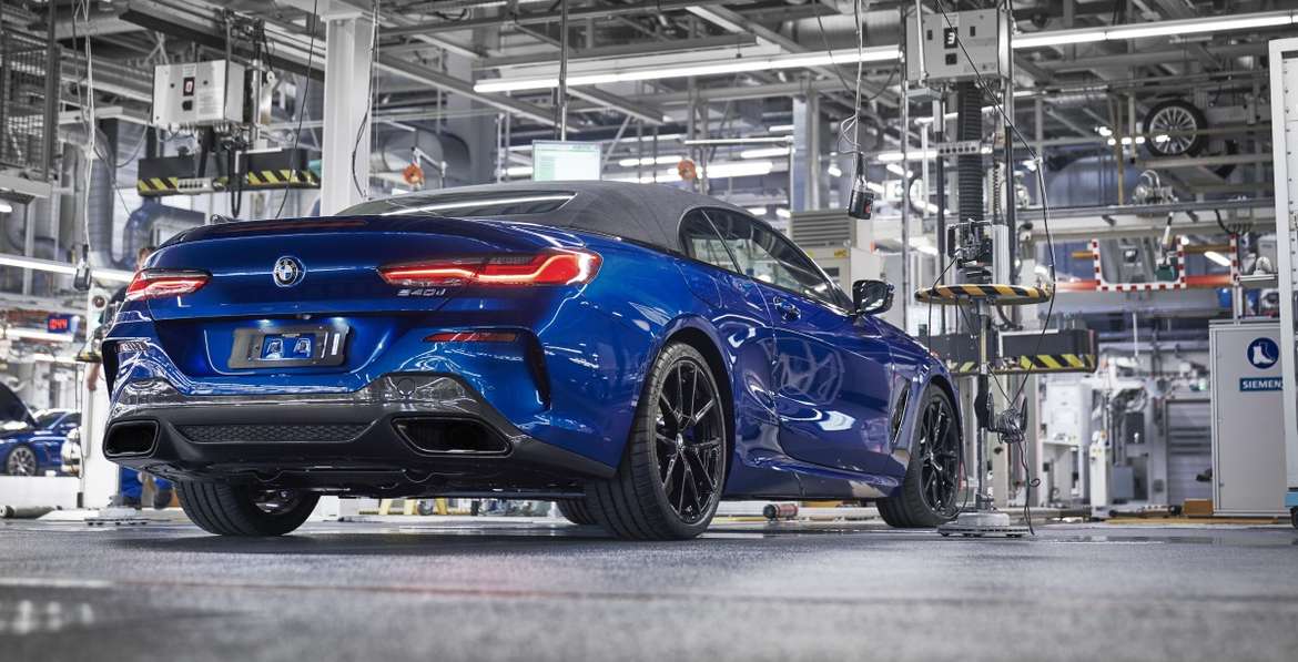 BMW 8 Series Convertible встал на конвейер