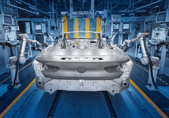 BMW 8 Series Convertible встал на конвейер