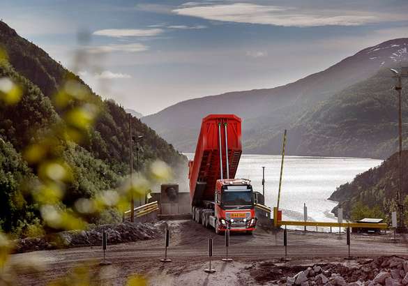 Беспилотные решения от Volvo Trucks набирают обороты